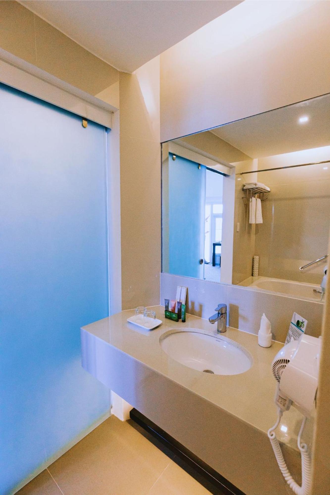 Arterra Seaview Resort Lapu-Lapu City Exterior foto